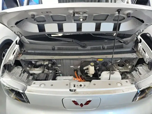 Wuling Motors Wuling Zhiguang NEV 2025 Standard Version — Фото автомобиля 19