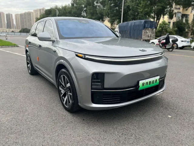 Li Auto L7 — Фото автомобиля 3