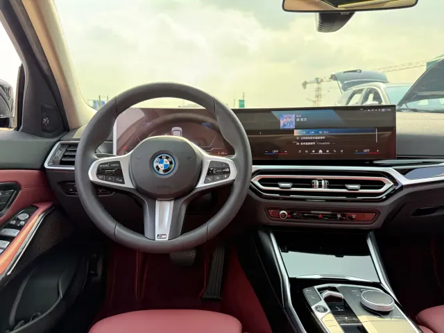 BMW i3 — Фото автомобиля 12