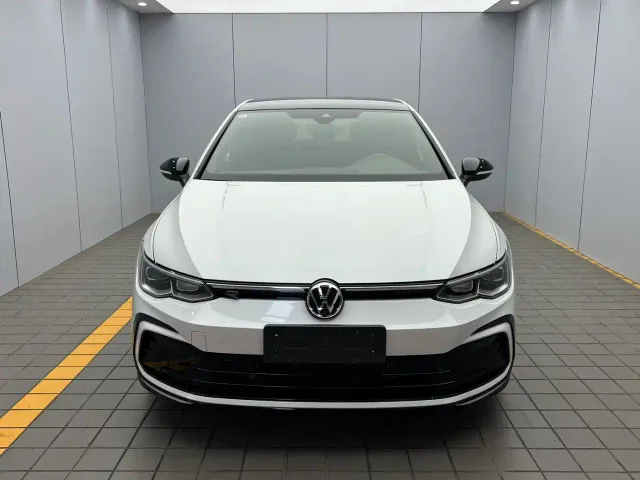 Volkswagen Golf — Фото автомобиля 2