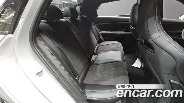 Hyundai Avante CN7 — Фото автомобиля 12
