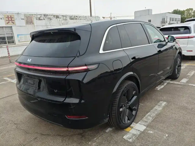 Li Auto L7 — Фото автомобиля 2
