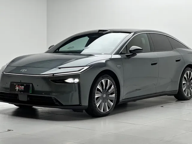 Фотография автомобиля — Toyota BoZhi 7