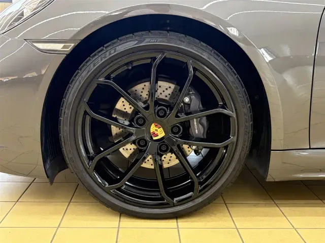 Porsche 718 — Фото автомобиля 14