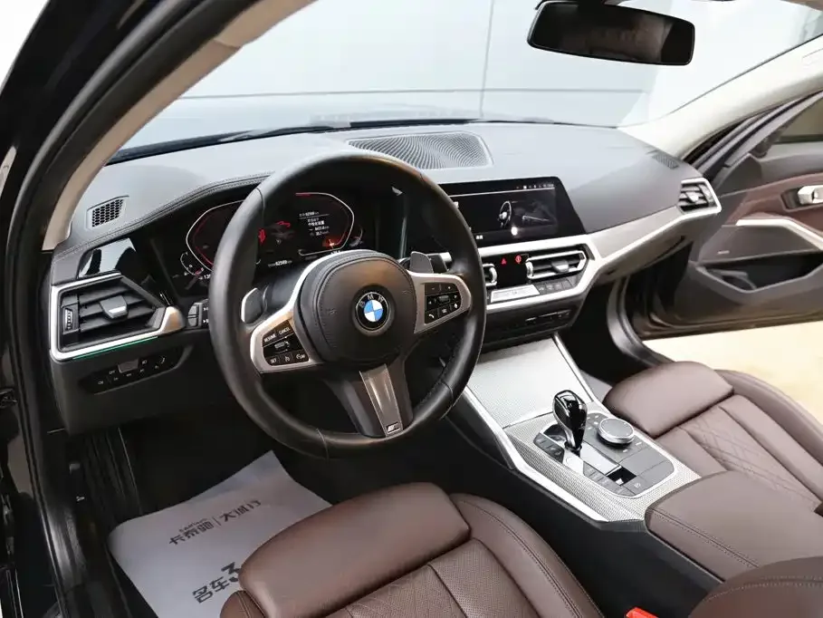 BMW BMW 3 Series 2022 325i M Sport Shadow Edition — Фото автомобиля 14