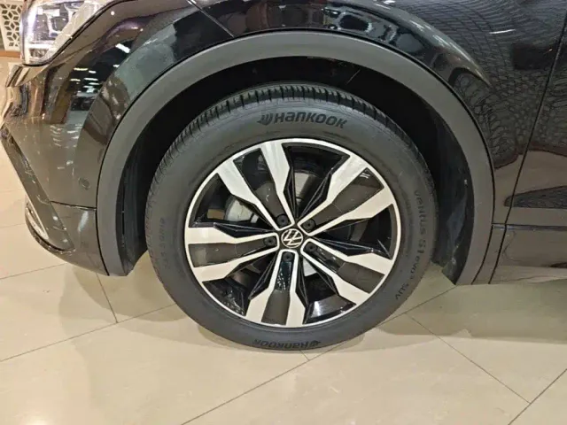 Volkswagen Tiguan L — Фото автомобиля 22