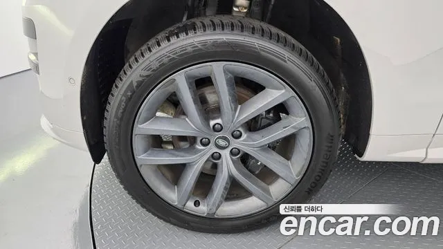 Land Rover Range Rover Sport — Фото автомобиля 13