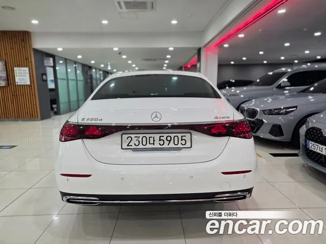 Mercedes-Benz E-Class — Фото автомобиля 5