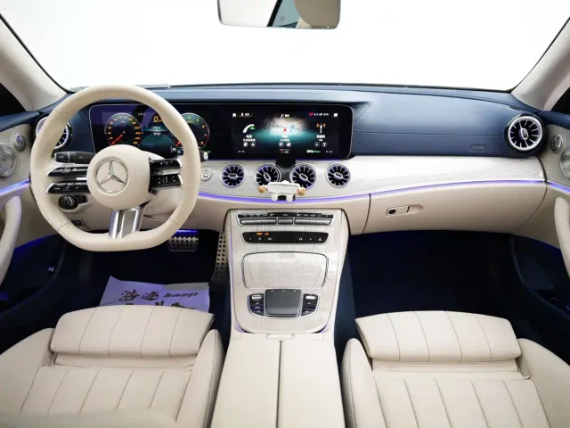 Mercedes-Benz E-Class — Фото автомобиля 2