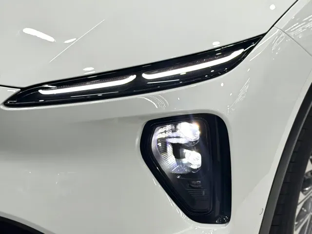 Nio ES6 — Фото автомобиля 17