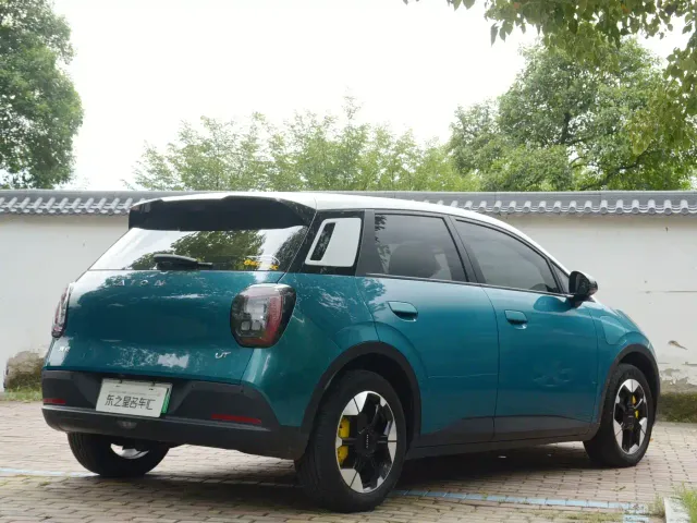 GAC Aion UT — Фото автомобиля 14