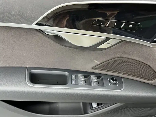 Audi A8 — Фото автомобиля 9