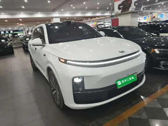 Li Auto L7 — Фото автомобиля 3