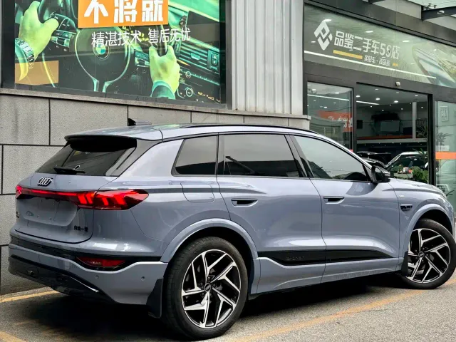 Audi Q6L e-tron — Фото автомобиля 9