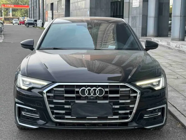 Фотография автомобиля — Audi A6L
