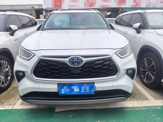 Toyota Highlander — Фото автомобиля 2