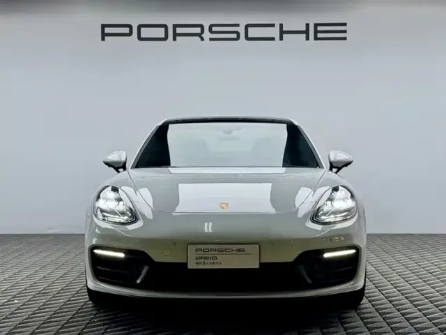 Porsche Panamera — Фото автомобиля 2