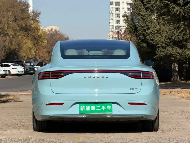 Luxeed S7 — Фото автомобиля 5