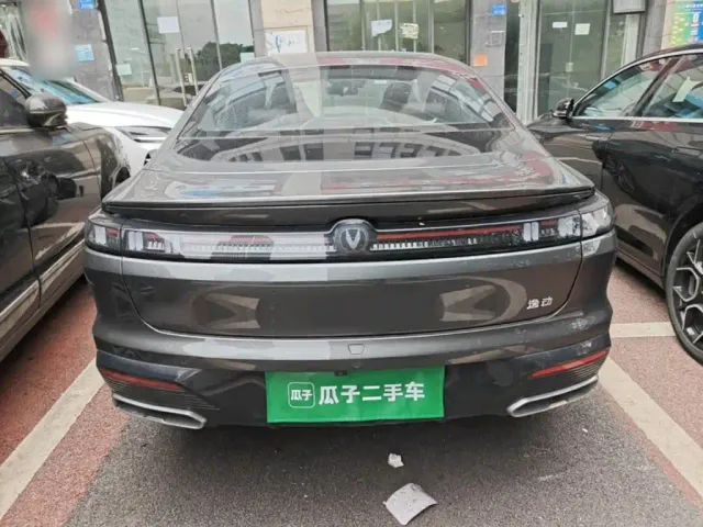 Changan Eado — Фото автомобиля 5