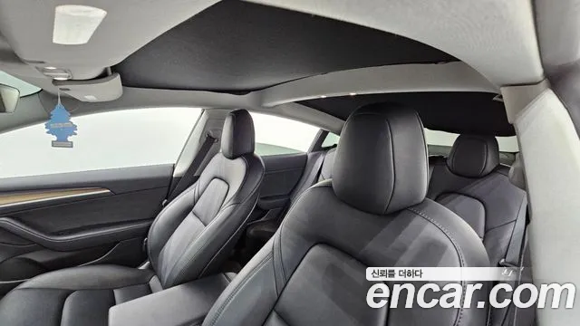 Tesla Model 3 — Фото автомобиля 18