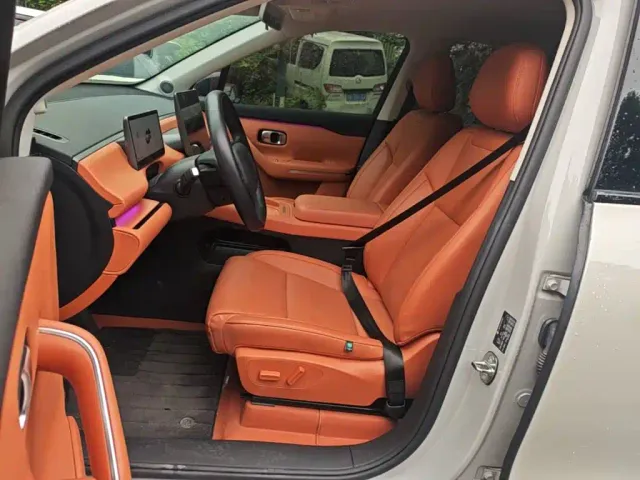 Leapmotor C10 — Фото автомобиля 14