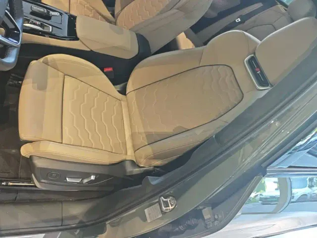 Audi Q6L e-tron — Фото автомобиля 14