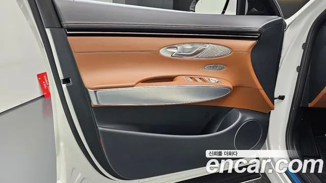 Genesis GV70 — Фото автомобиля 13