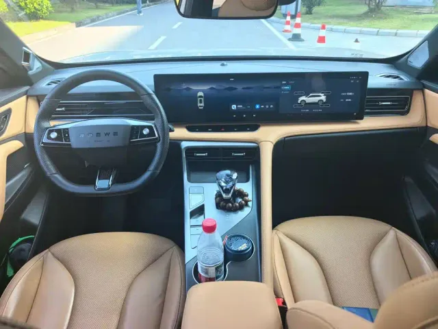 Roewe RX5 — Фото автомобиля 5