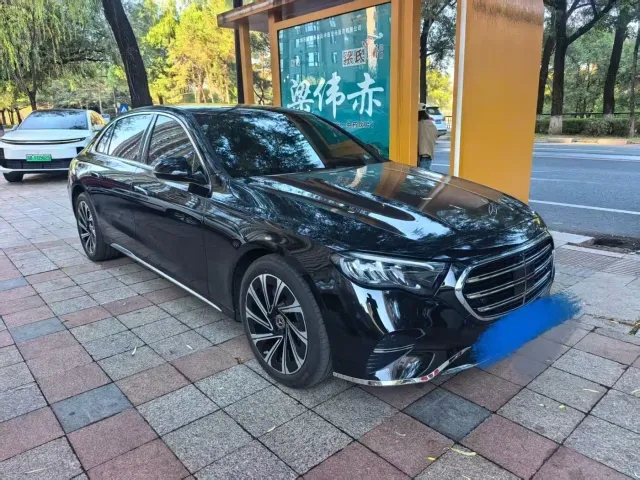 Mercedes-Benz E-Class — Фото автомобиля 2
