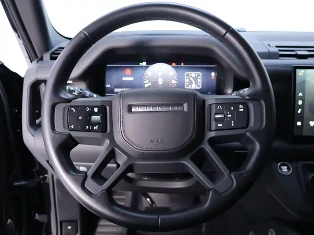 Land Rover Defender — Фото автомобиля 16
