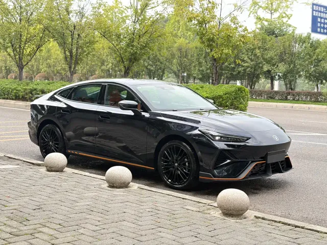 Changan UNI-V — Фото автомобиля 3