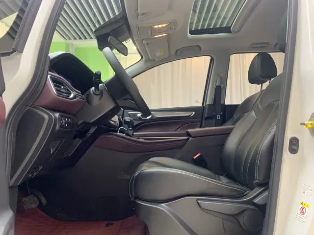 GAC Trumpchi M6 — Фото автомобиля 9