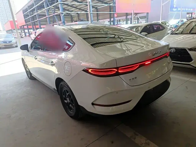 BYD Qin PLUS — Фото автомобиля 4