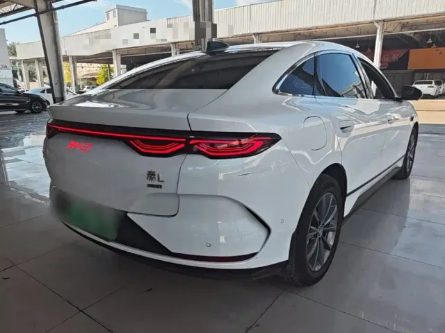 BYD Qin L — Фото автомобиля 6