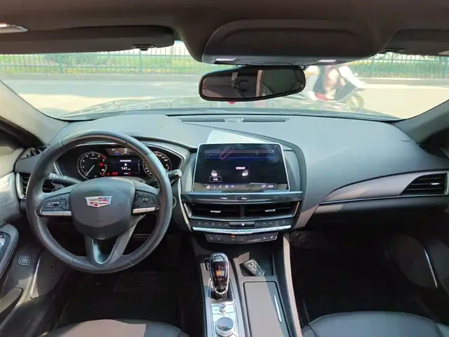 Cadillac CT5 — Фото автомобиля 9