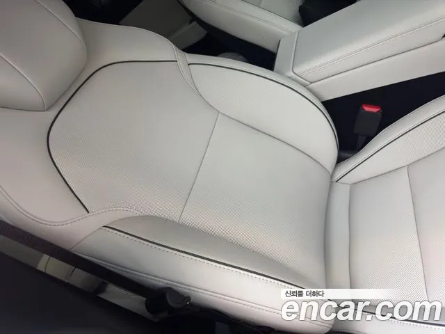 Tesla Model Y — Фото автомобиля 5