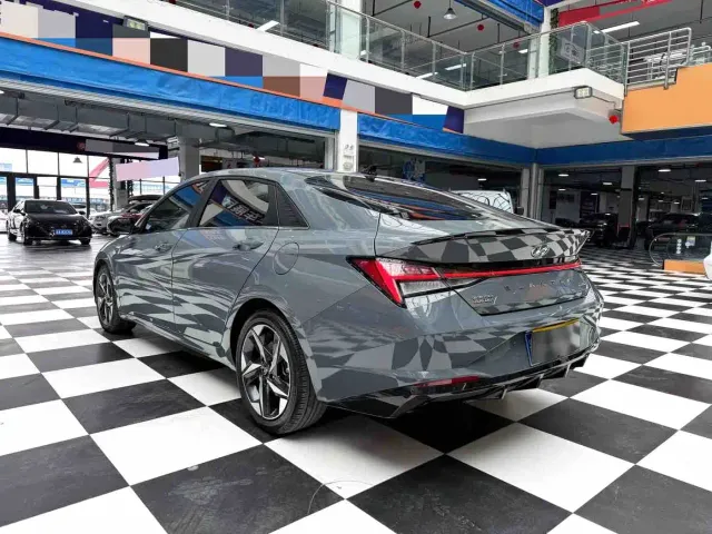 Hyundai Elantra — Фото автомобиля 11
