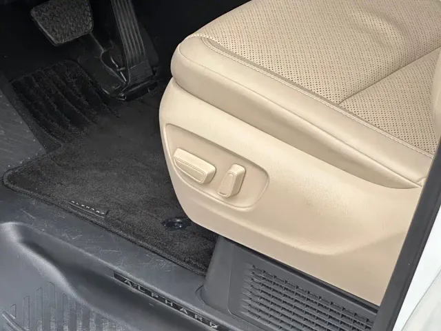 Toyota Alphard — Фото автомобиля 29