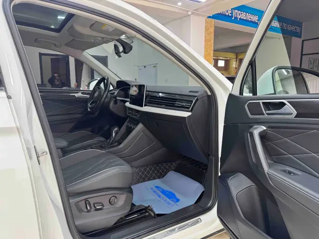 Volkswagen Tiguan L — Фото автомобиля 10