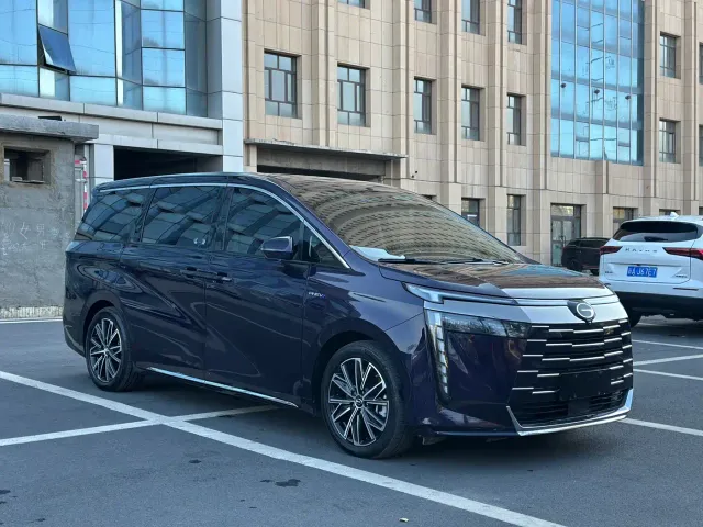 GAC Trumpchi E8 — Фото автомобиля 3