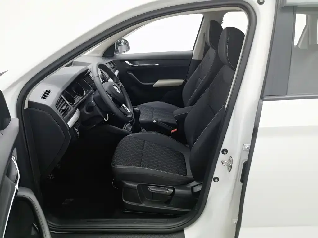 Škoda Kamiq 2021 1.5L Manual Standard — Фото автомобиля 10