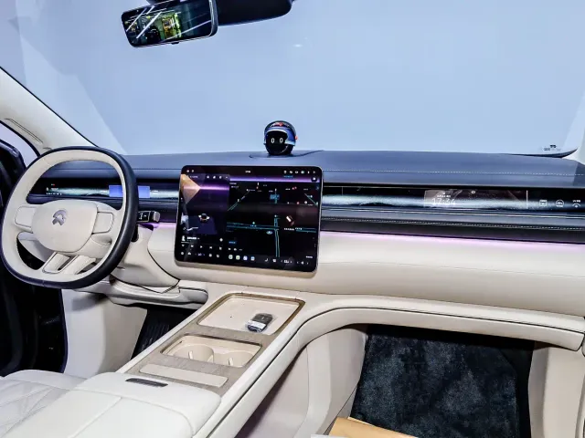 Nio ES8 — Фото автомобиля 14
