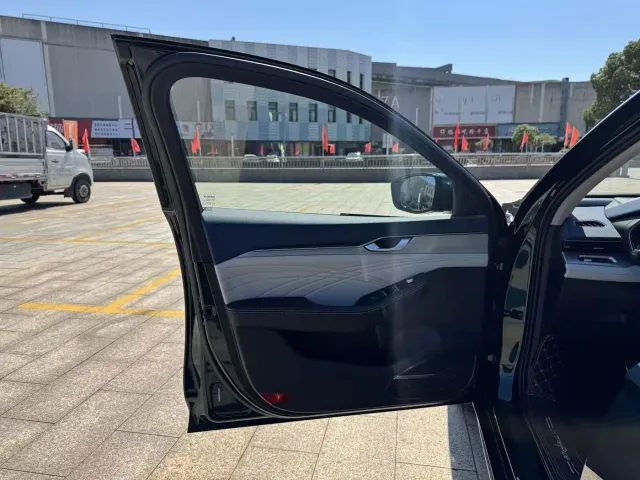 Geely Xingrui — Фото автомобиля 10