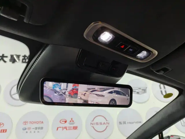 Xpeng P7+ — Фото автомобиля 28
