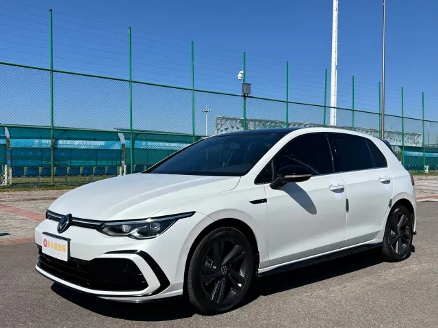 Фотография автомобиля — Volkswagen Golf