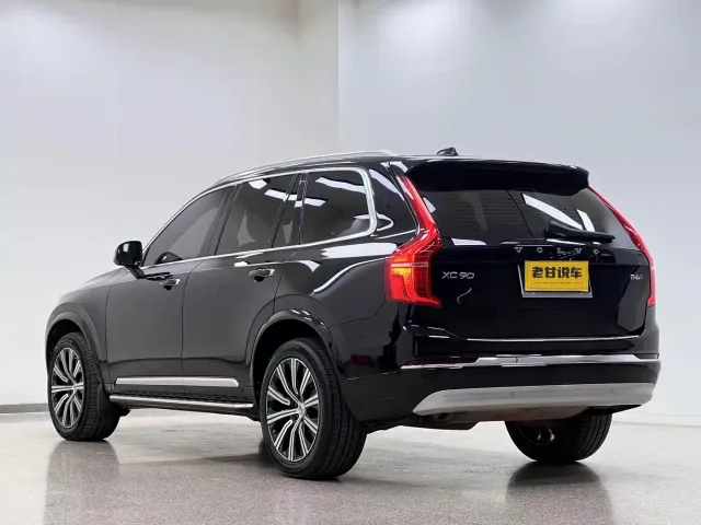 Volvo XC90 — Фото автомобиля 5