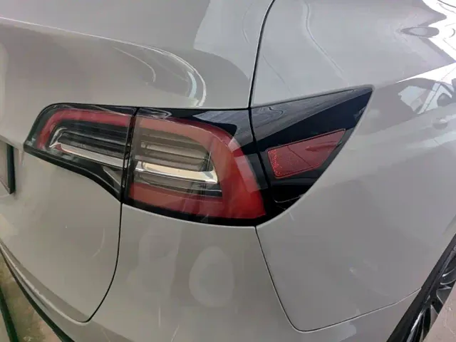 Tesla Model Y — Фото автомобиля 7