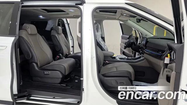 Kia Carnival — Фото автомобиля 9