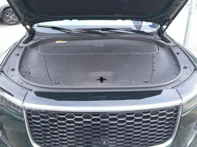 Li Auto ONE — Фото автомобиля 10