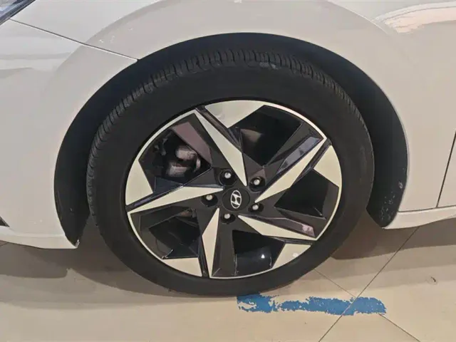 Hyundai Elantra — Фото автомобиля 6